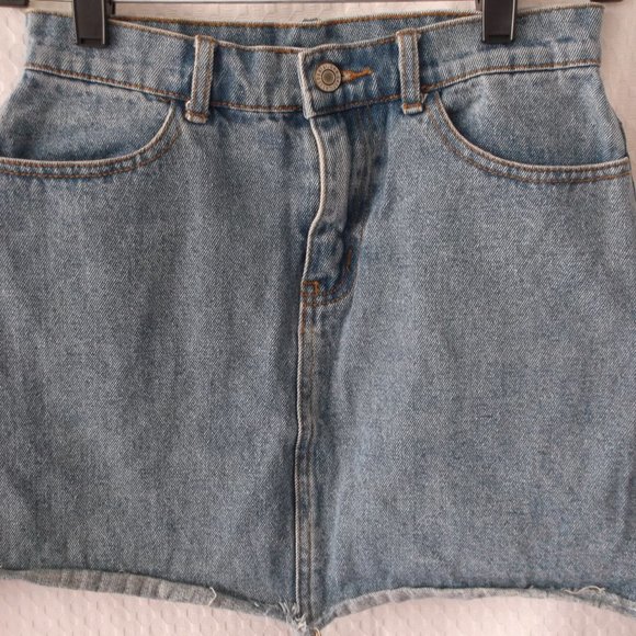 Must Bundle - John Galt Denim Skirt - Small - Picture 3 of 8